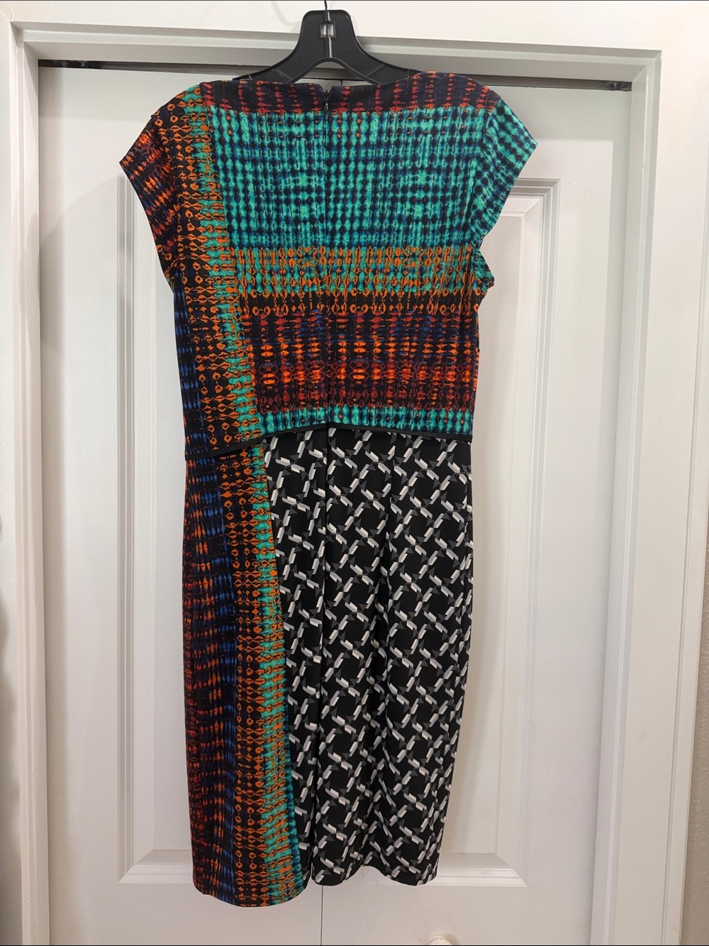 Beautiful colors, great for work or a night out. Laundry By Shelli Segal - Picture 4 of 5